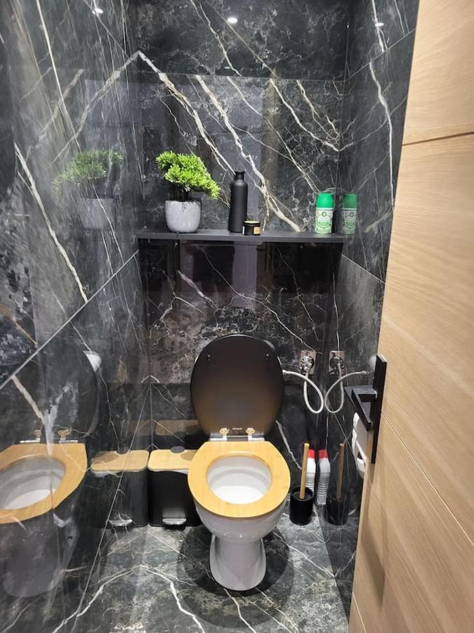 Appartement Jacuzzi Нарбон Екстериор снимка