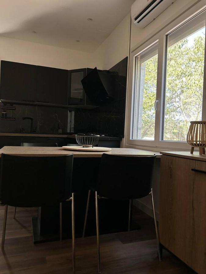 Appartement Jacuzzi Нарбон Екстериор снимка